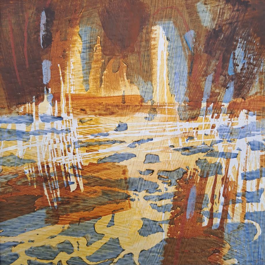 Peinture abstraite contemporaine de 10x10 cm représentant un étang de forêt avec des reflets verticaux blancs, des tons ocre, terre d'ombre et des touches de bleu gris.